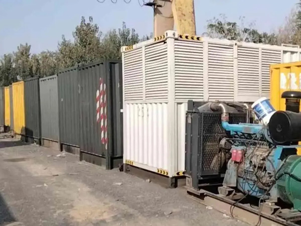 杞县200KW柴油发电机机组每小时油耗是多少?